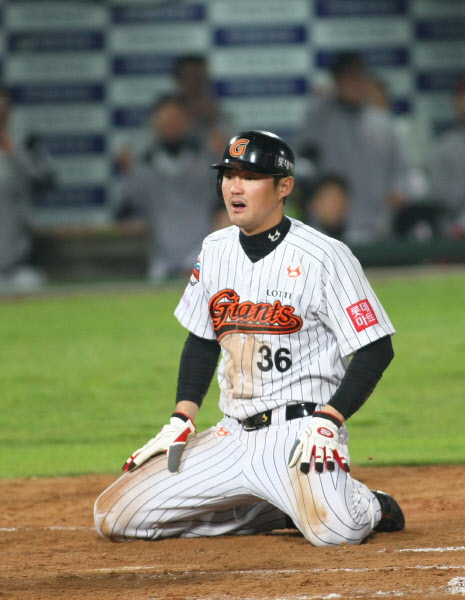 황재균과 박종윤선수의 플레이 모습